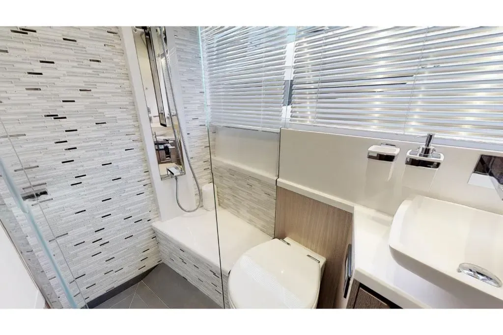 2026 Galeon
                                                             650 SKY Image Thumbnail #16