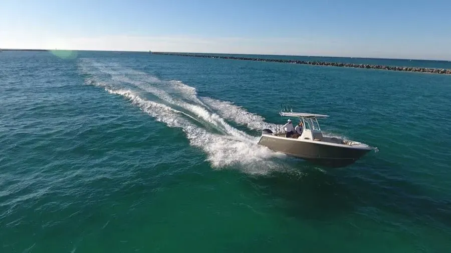 2025 Sailfish 241 CC Image Thumbnail #5