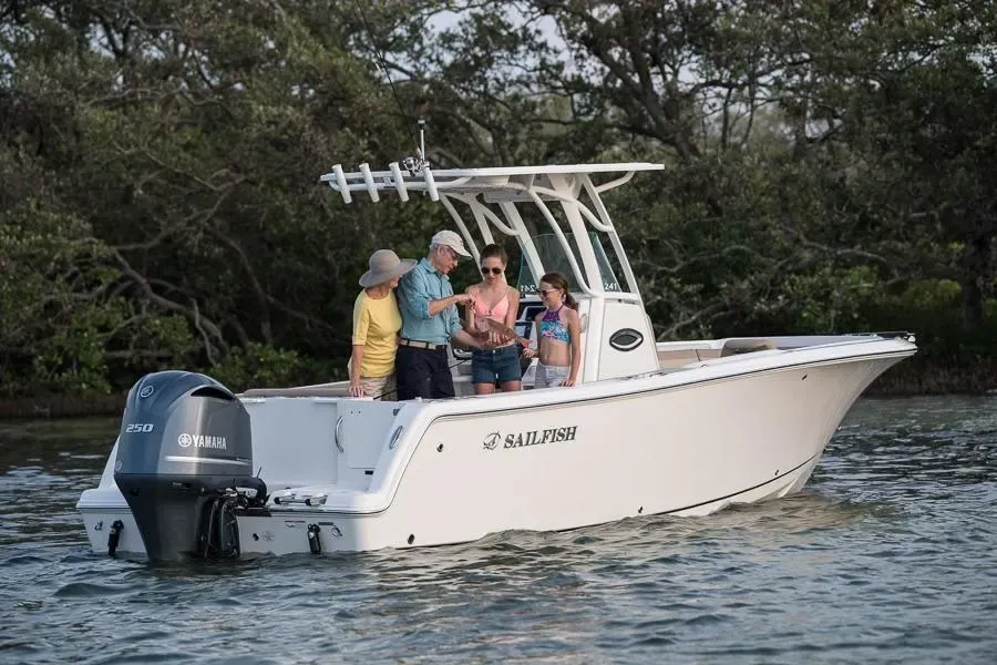 2025 Sailfish 241 CC Image Thumbnail #3