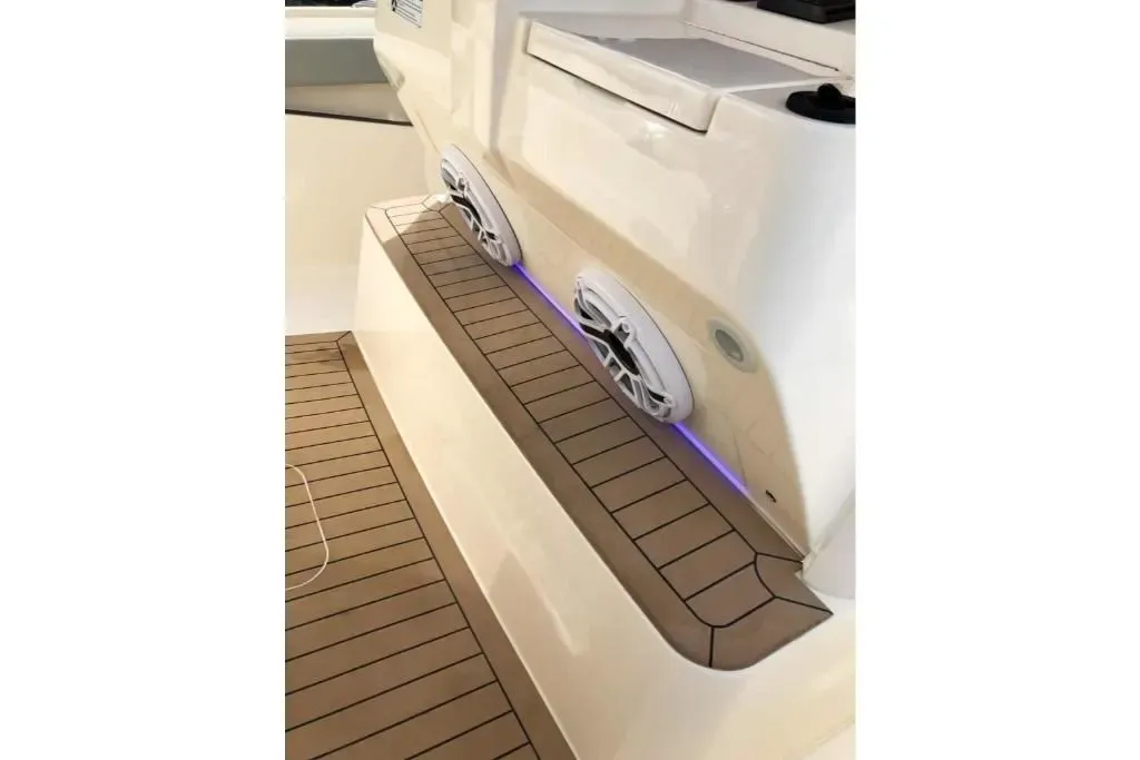 2026 Scout 330 LXF Image Thumbnail #14