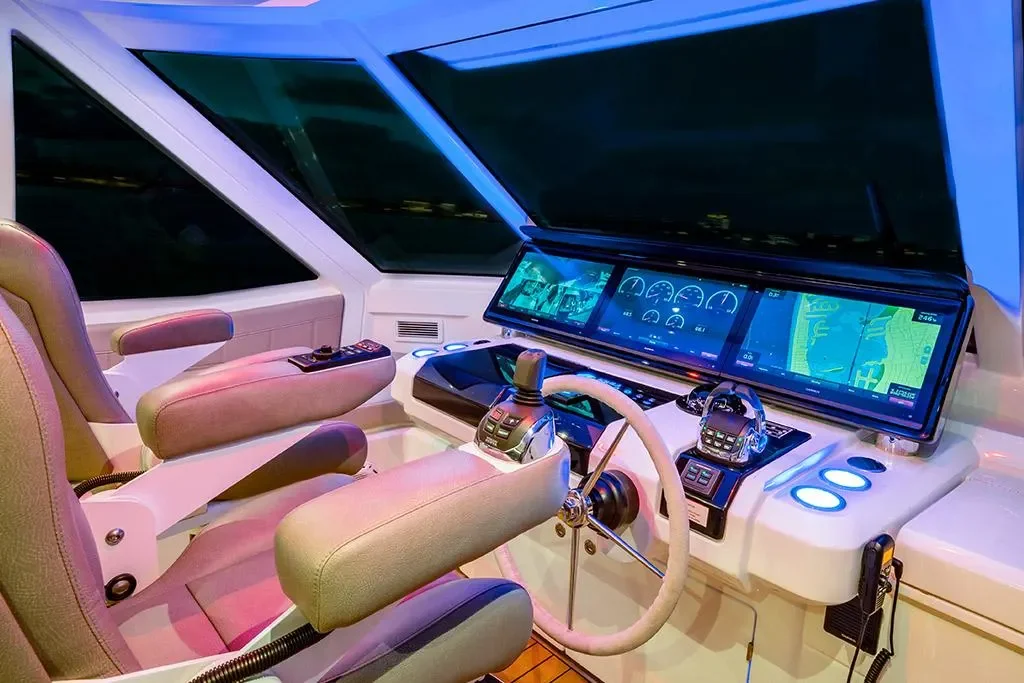 2026 Aquila 70 Luxury Image Thumbnail #11