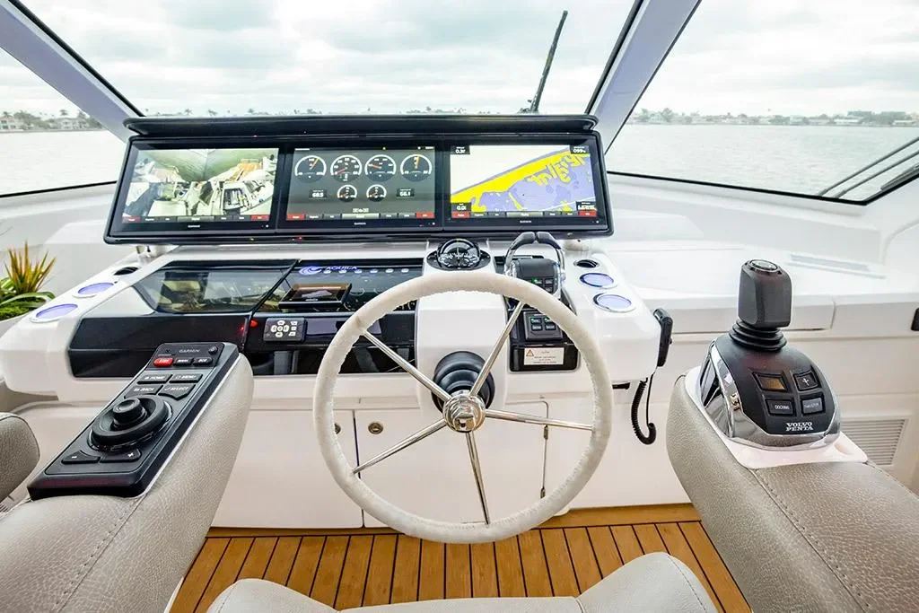 2026 Aquila 70 Luxury Image Thumbnail #12