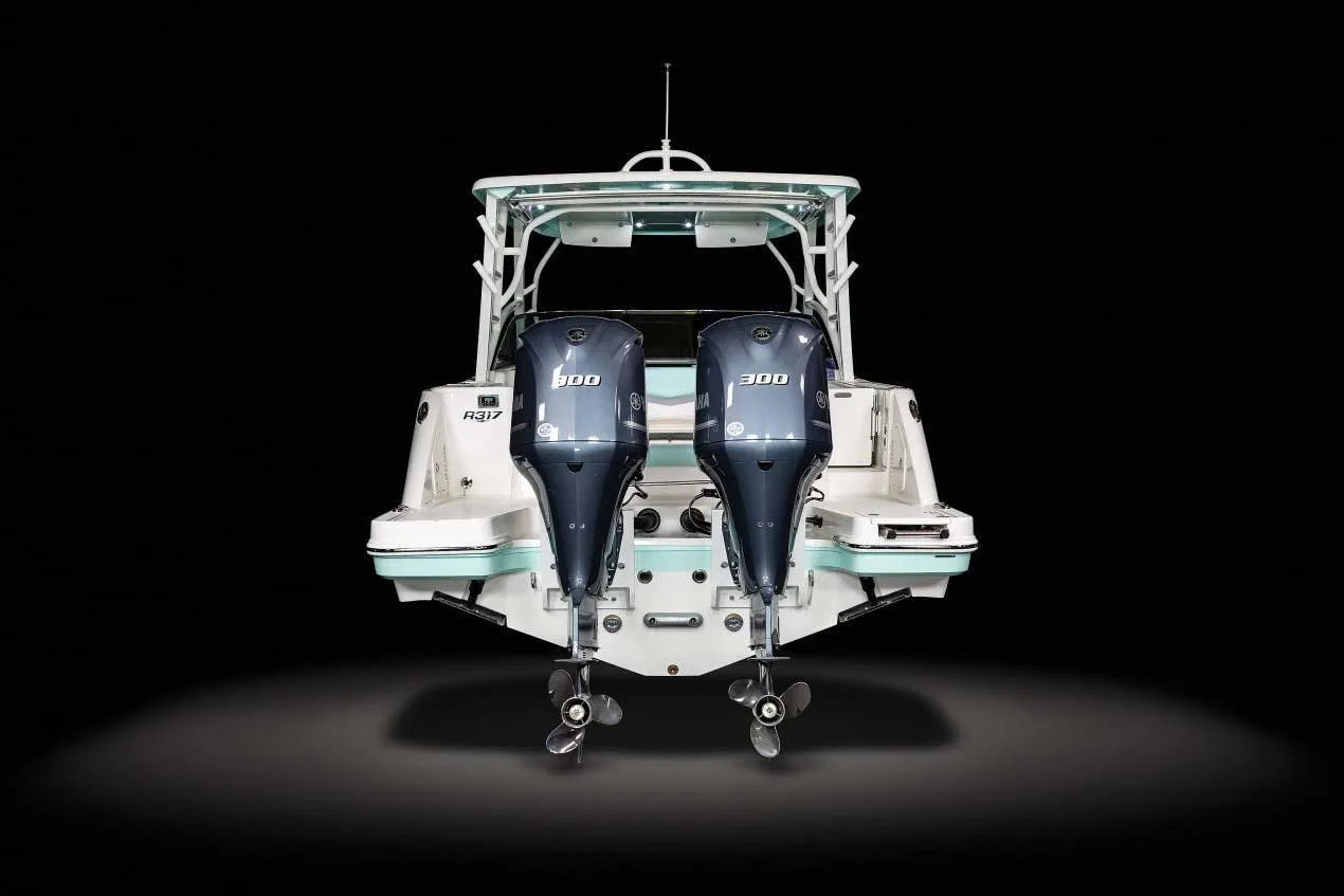 2023 Robalo
                                                             R317 Dual Console Image Thumbnail #23
