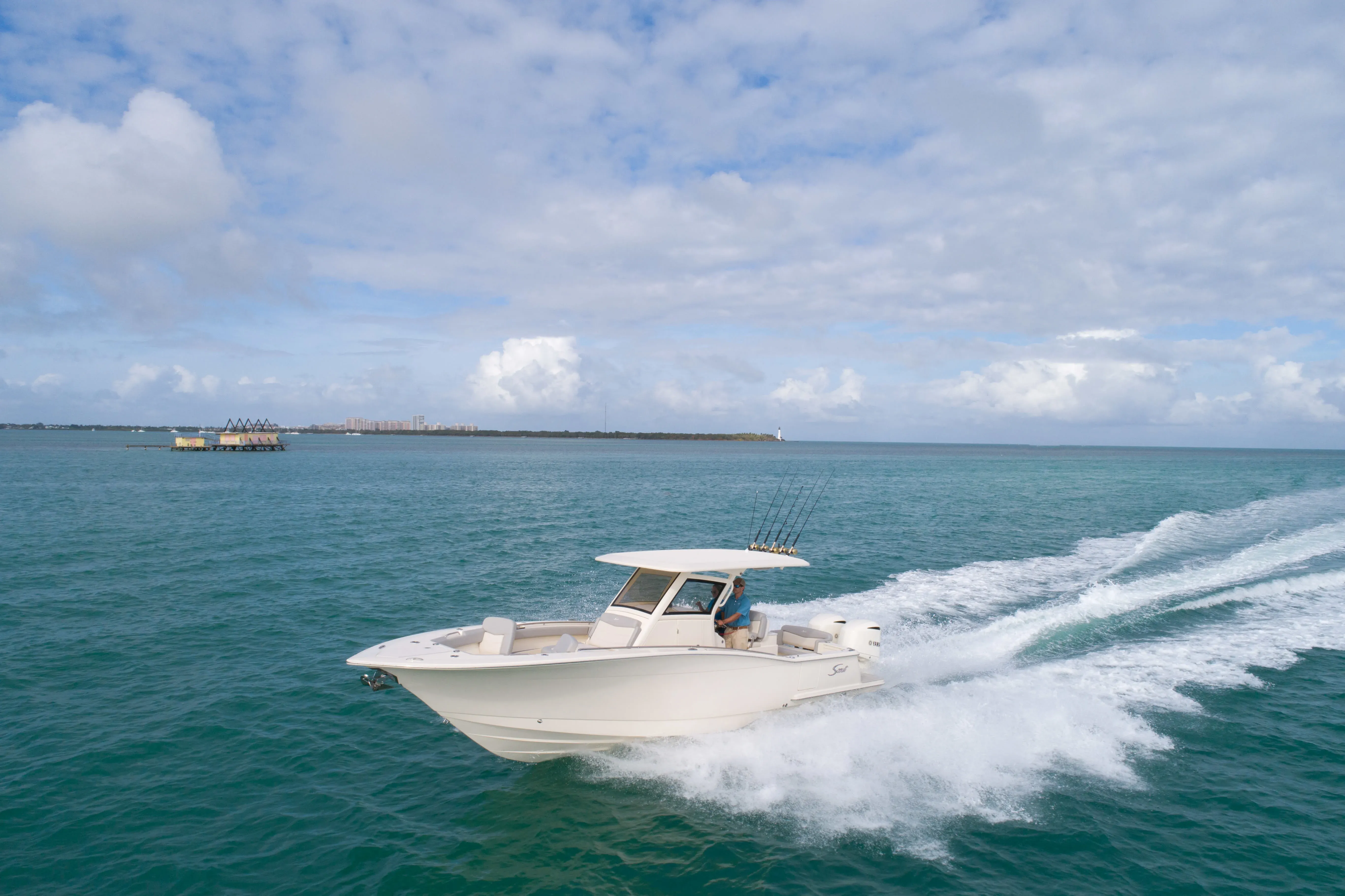 2025 Scout 305 LXF Image Thumbnail #1