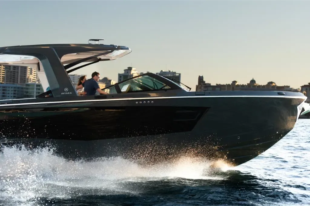 2025 Aviara AV40 Outboard Image Thumbnail #1