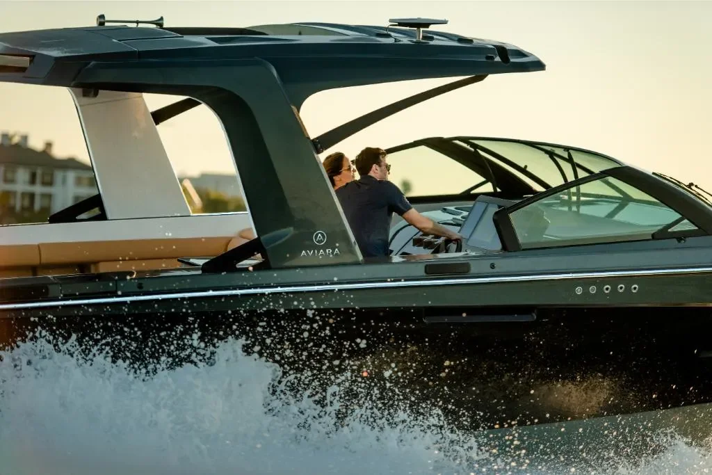 2025 Aviara AV40 Outboard Image Thumbnail #5