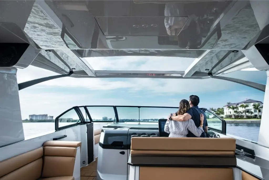 2025 Aviara AV40 Outboard Image Thumbnail #6