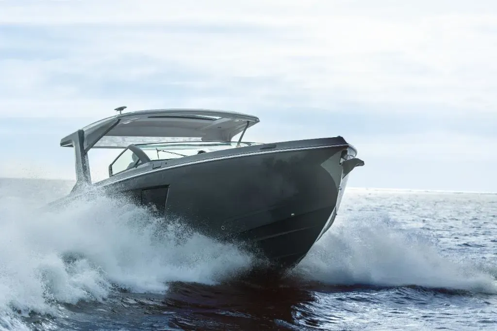 2025 Aviara AV40 Outboard Image Thumbnail #4