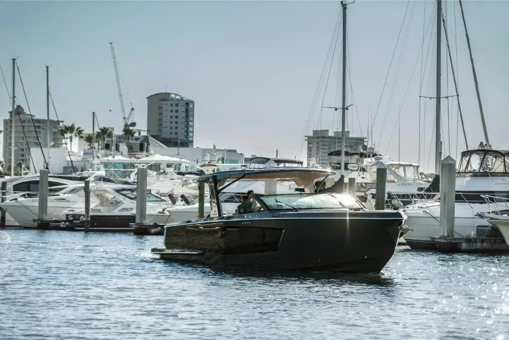 2025 Aviara AV40 Outboard Image Thumbnail #3
