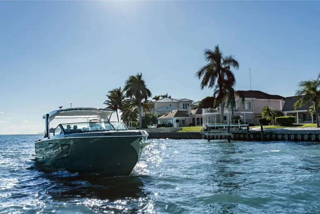 2025 Aviara AV40 Outboard Image Thumbnail #2