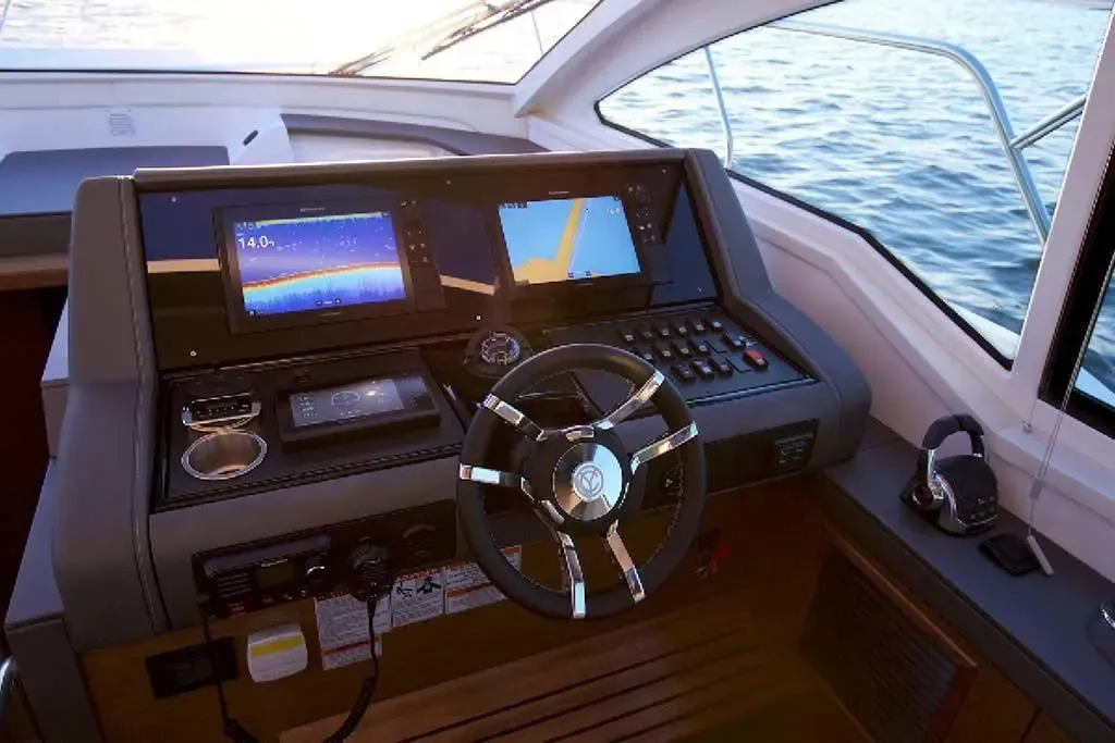 2026 Cruisers Yachts 42 Cantius Image Thumbnail #9