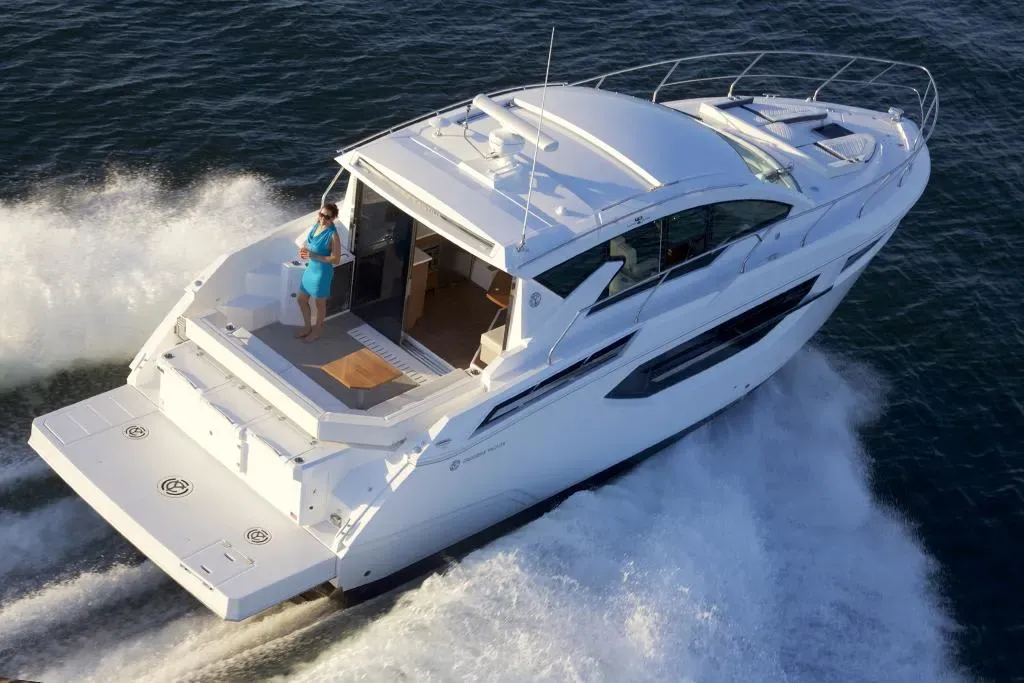 2026 Cruisers Yachts 42 Cantius Image Thumbnail #2