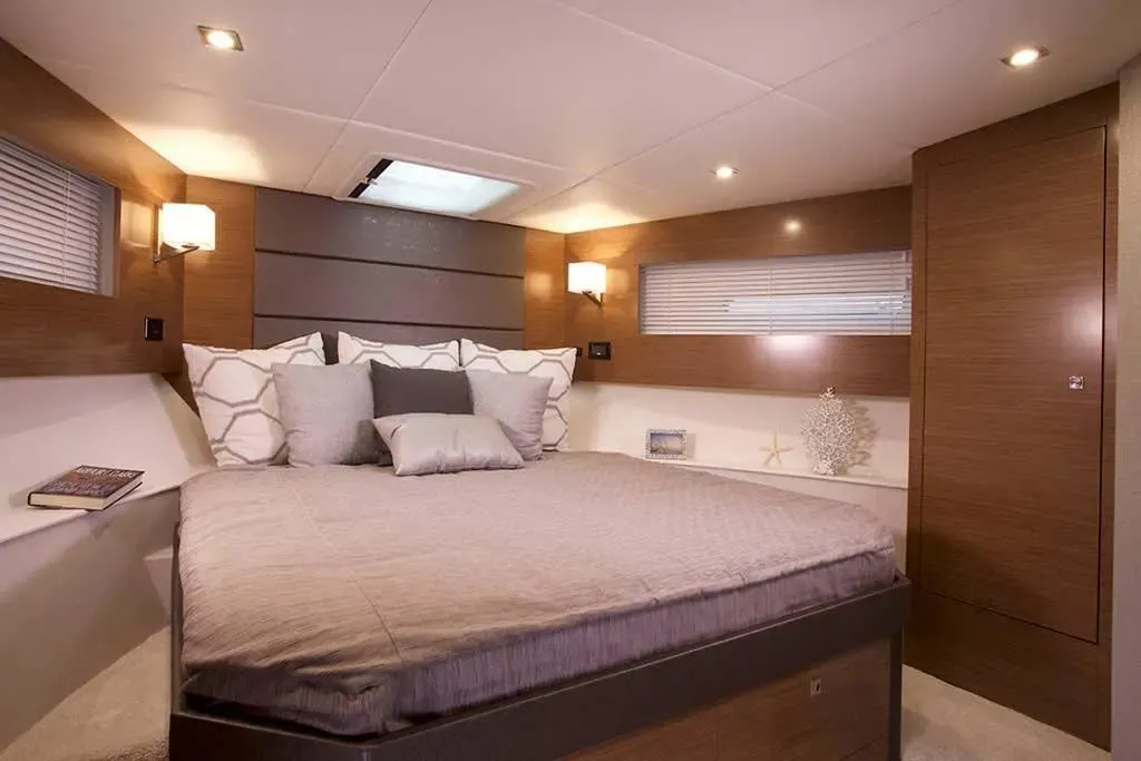 2026 Cruisers Yachts 42 Cantius Image Thumbnail #12