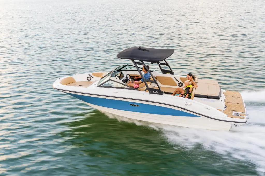 2023 Sea Ray SPX 210