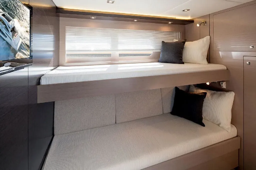 2025 Cruisers Yachts 60 Cantius Image Thumbnail #13