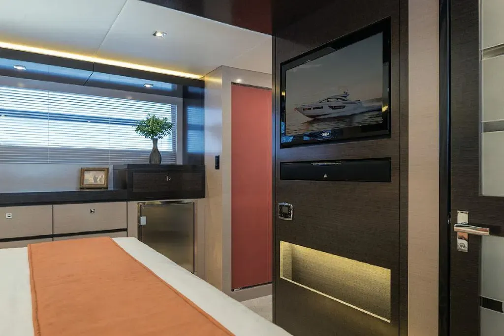2025 Cruisers Yachts 60 Cantius Image Thumbnail #14