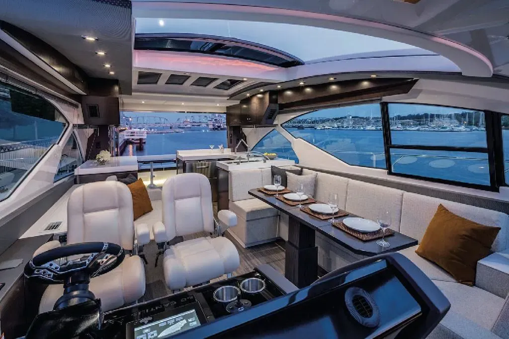 2025 Cruisers Yachts 60 Cantius Image Thumbnail #8
