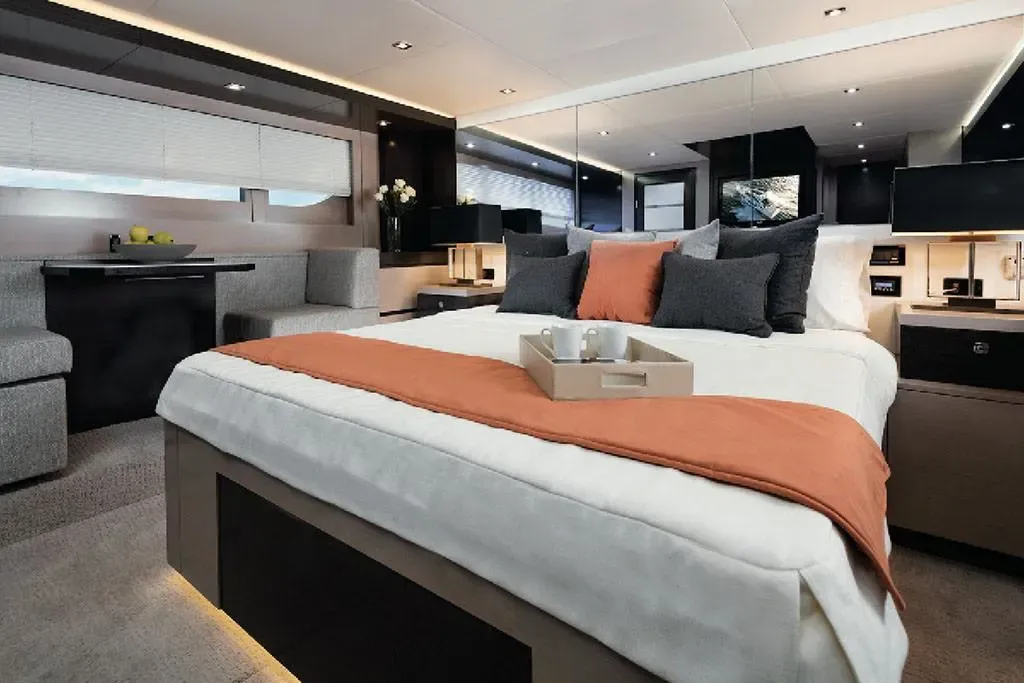 2025 Cruisers Yachts 60 Cantius Image Thumbnail #15