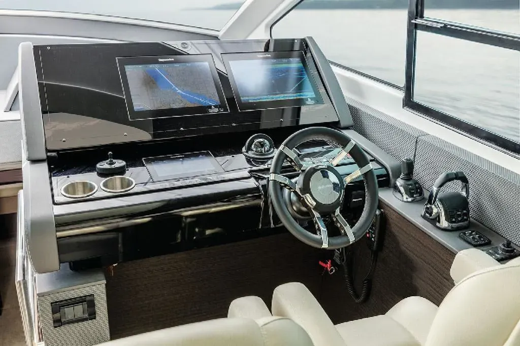 2026 Cruisers Yachts 60 Cantius Image Thumbnail #9