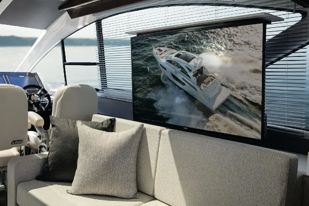 2026 Cruisers Yachts 60 Cantius Image Thumbnail #11