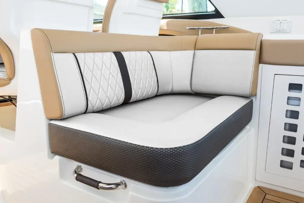 2026 Sea Ray SLX 400 Image Thumbnail #3