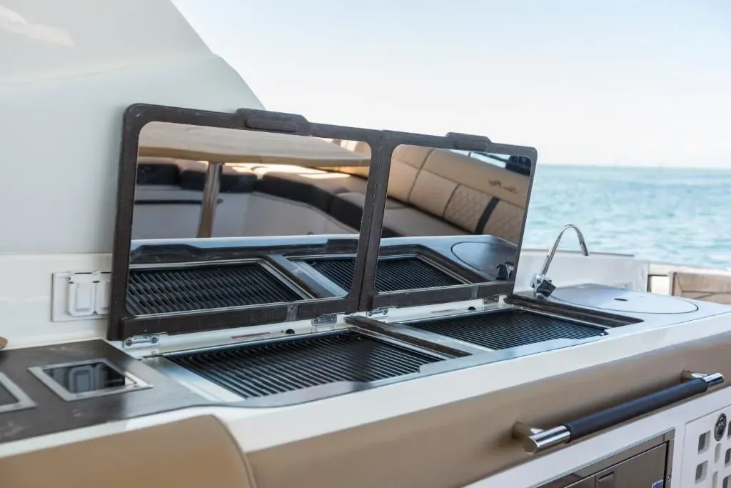 2026 Sea Ray SLX 400 Image Thumbnail #9