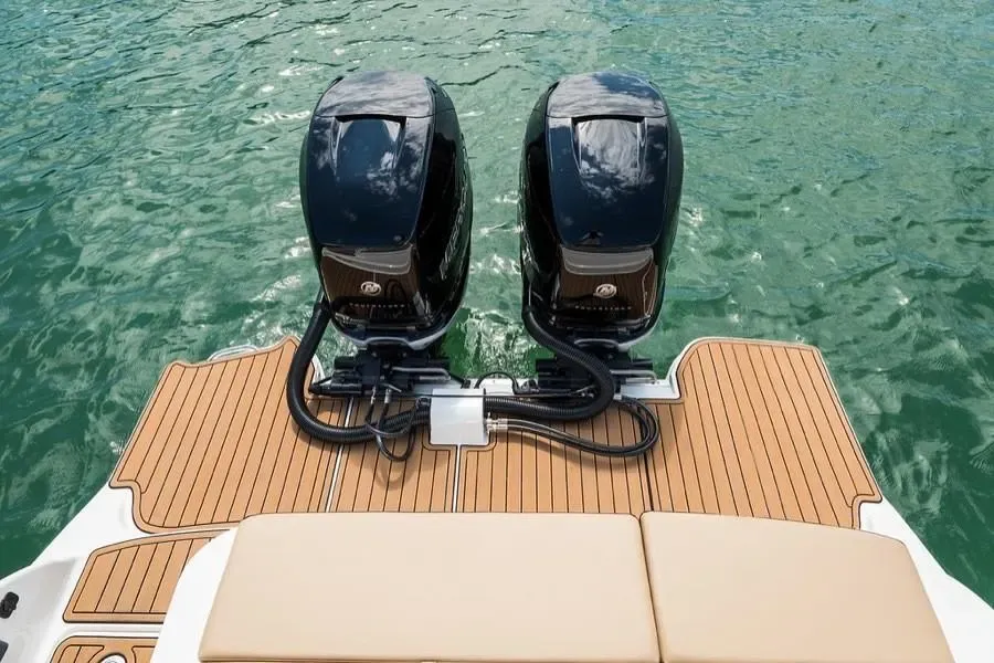 2025 Sea Ray SDX 290 Outboard Image Thumbnail #5