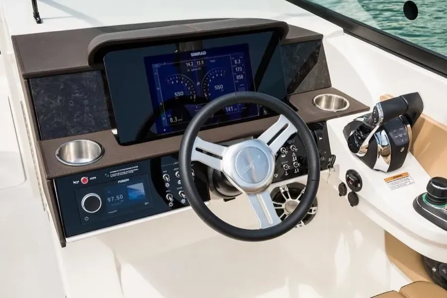 2025 Sea Ray SDX 290 Outboard Image Thumbnail #6