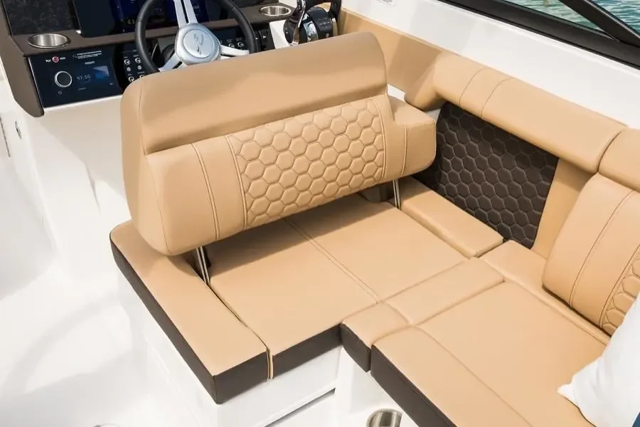 2026 Sea Ray SDX 290 Outboard Image Thumbnail #8