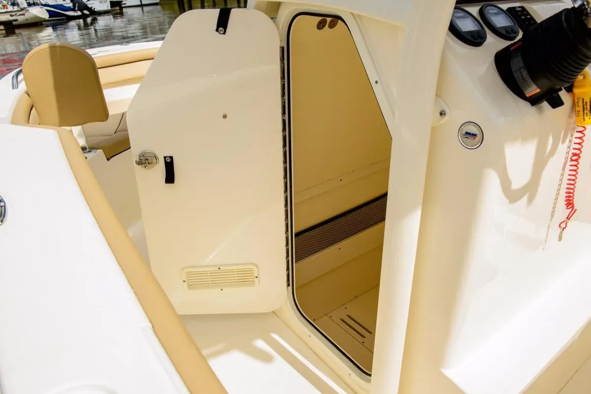 Photo 18 for 2026 Scout 215 XSF