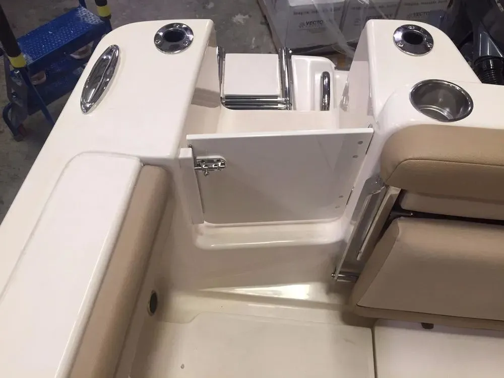 Photo 44 for 2026 Scout 215 XSF