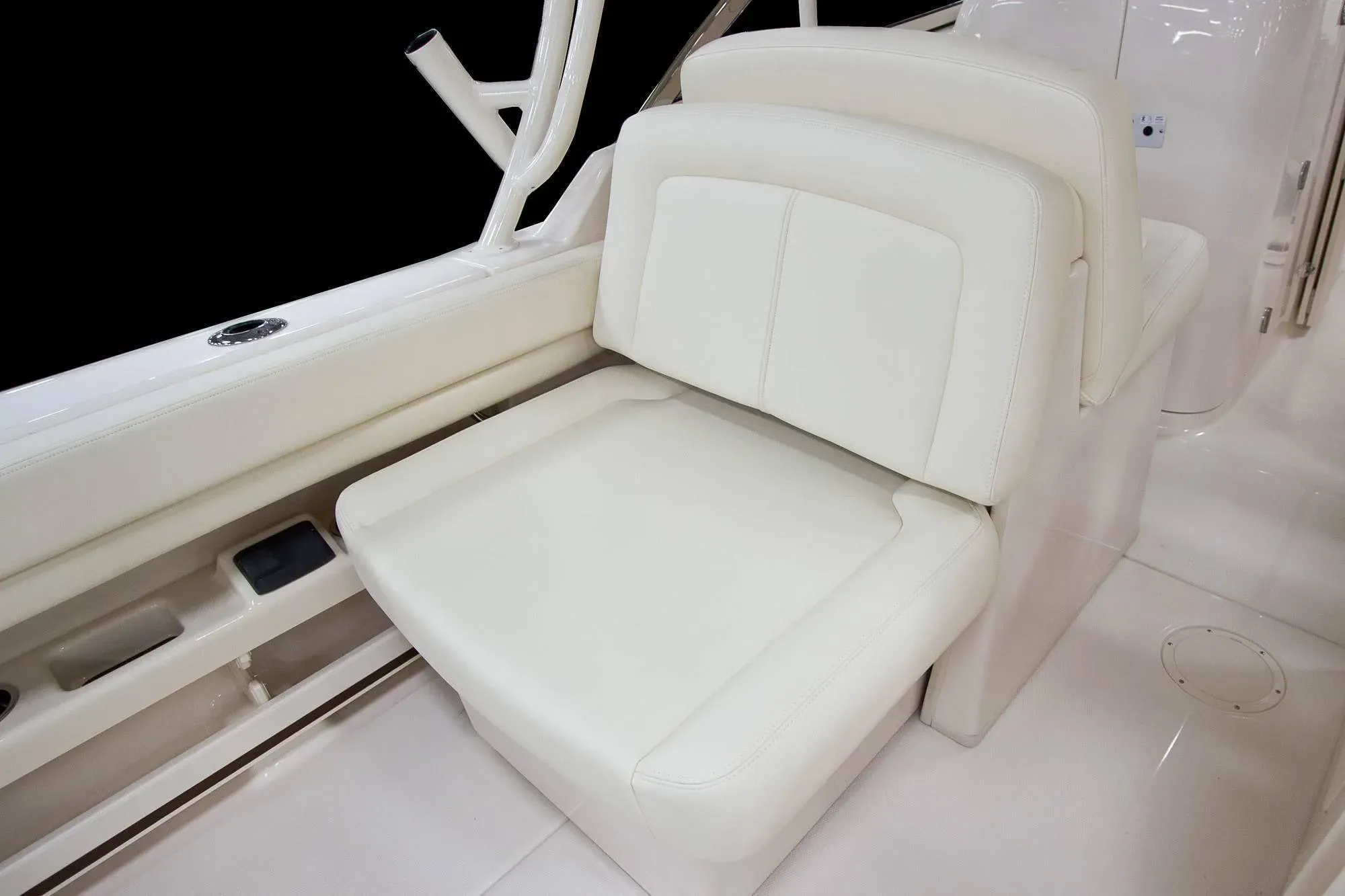 2026 Grady-White Freedom 285 Image Thumbnail #9