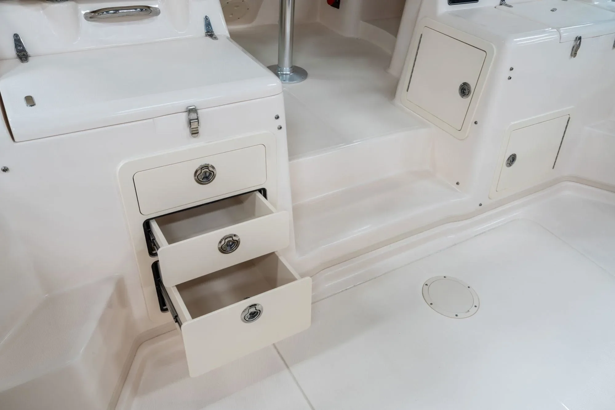 2026 Grady-White Express 330 Image Thumbnail #10