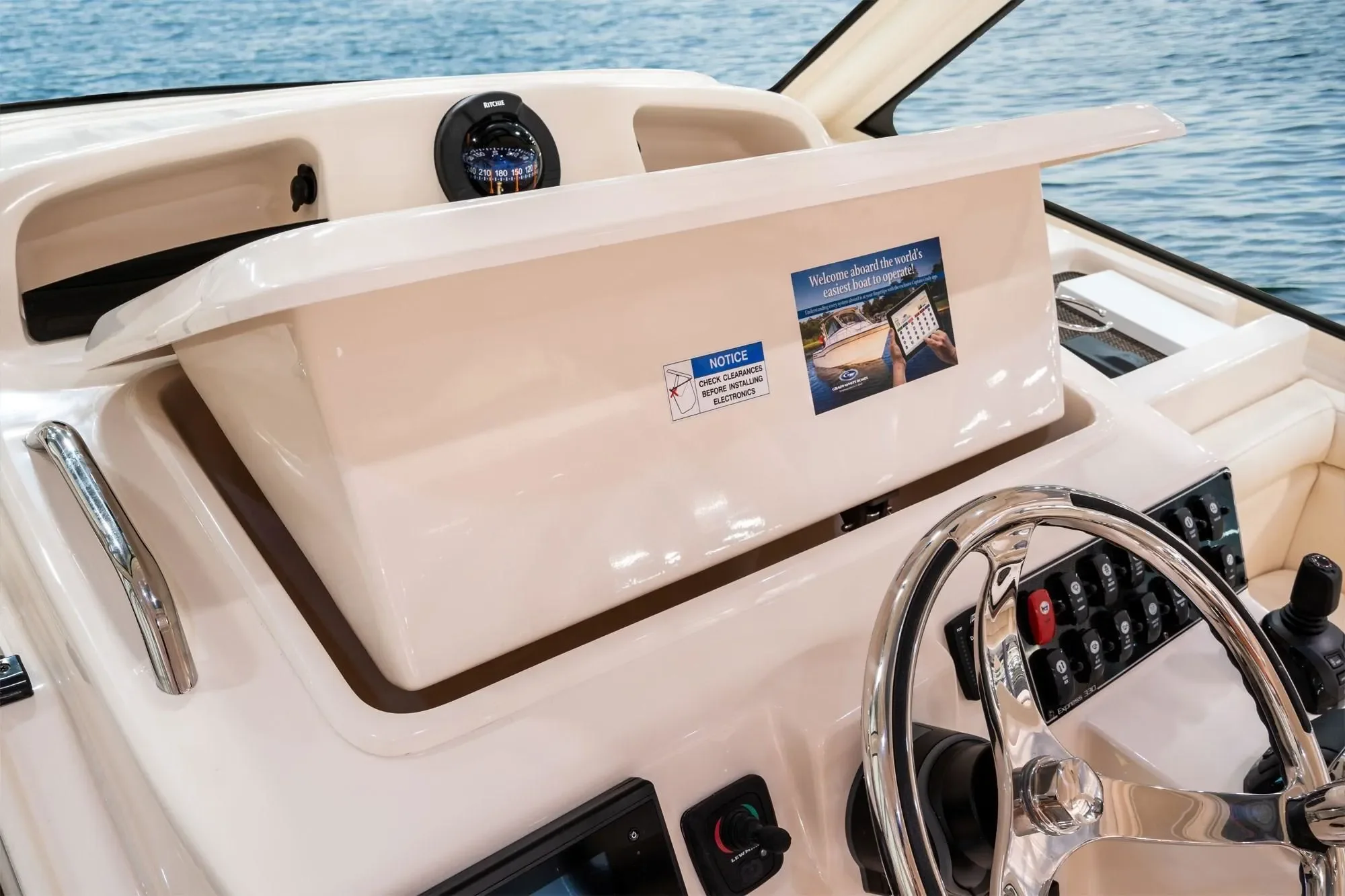 2026 Grady-White Express 330 Image Thumbnail #18