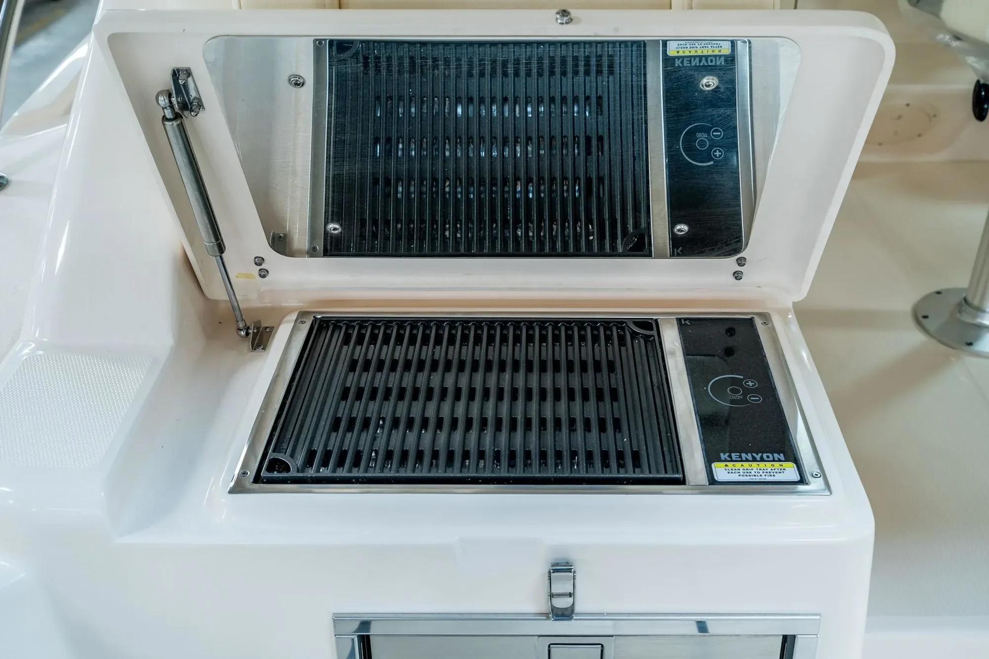 2026 Grady-White Express 330 Image Thumbnail #20