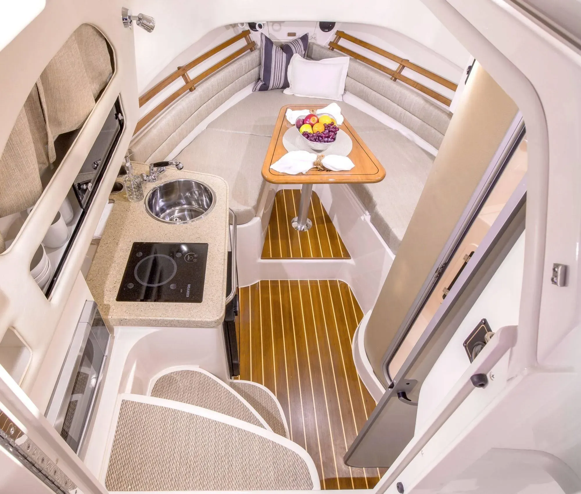 2025 Grady-White Marlin 300 Image Thumbnail #3