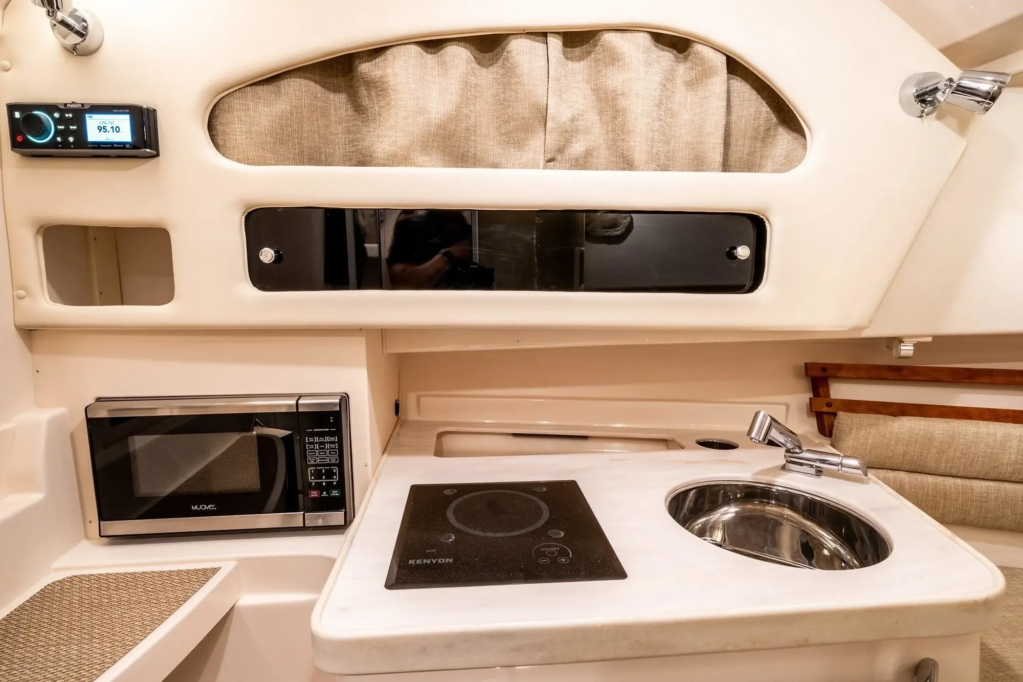 2026 Grady-White Marlin 300 Image Thumbnail #4