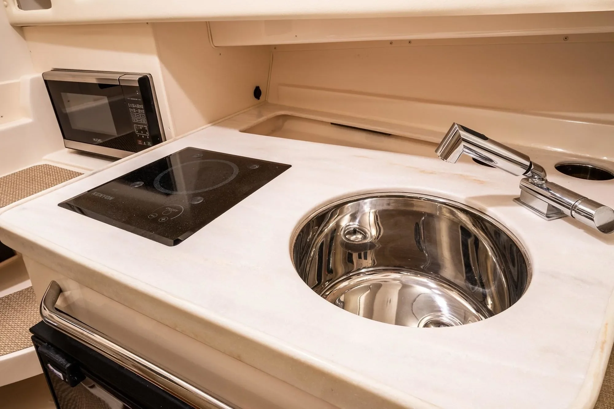 2026 Grady-White Marlin 300 Image Thumbnail #7