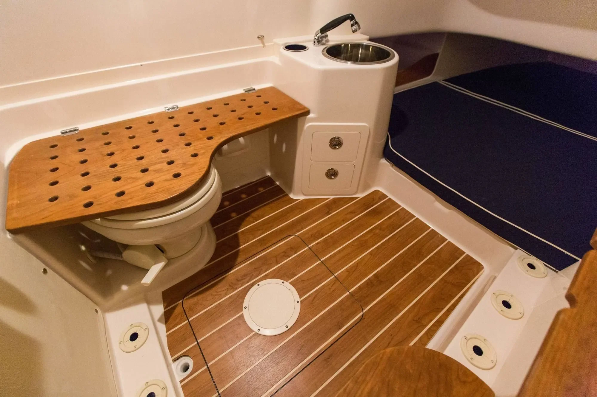 2026 Grady-White Canyon 336 Image Thumbnail #18