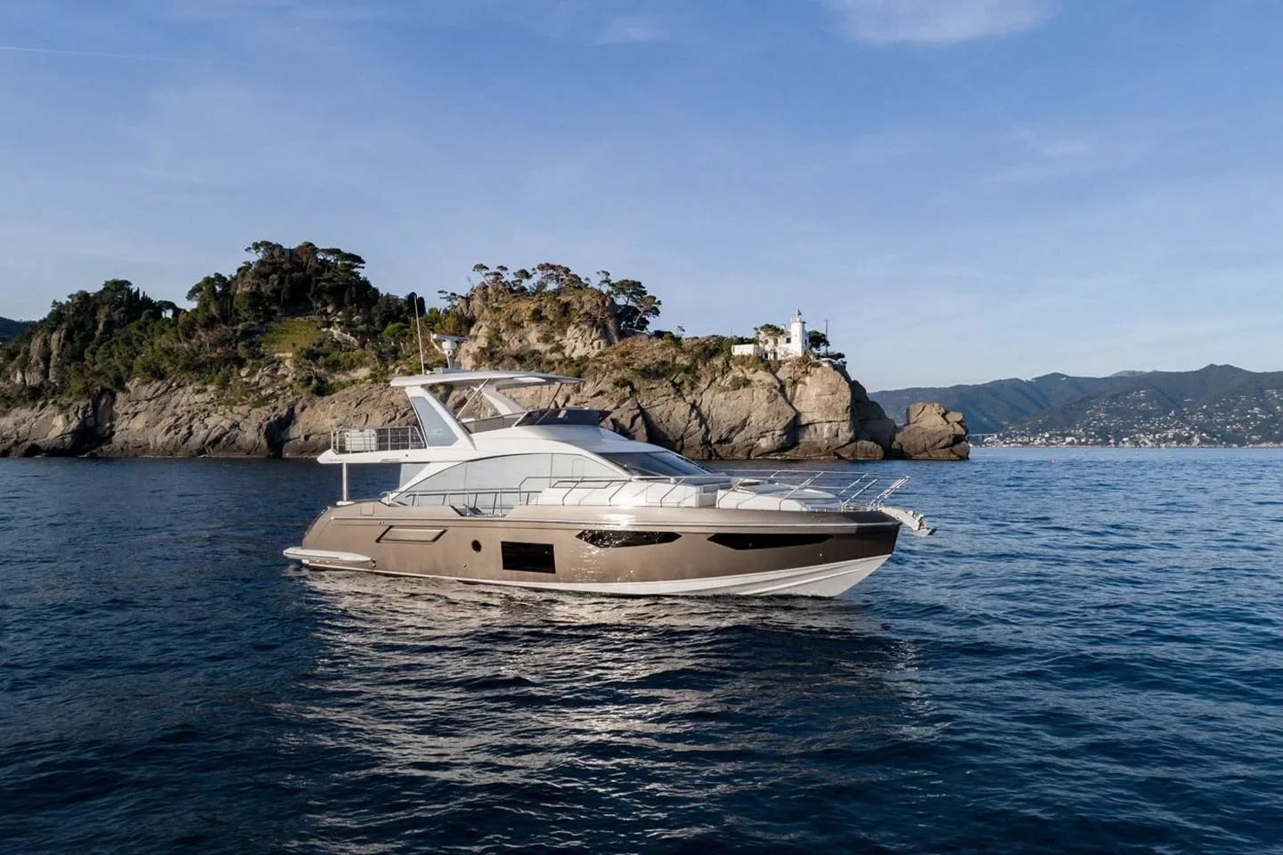 2026 Azimut Fly 60 Image Thumbnail #2