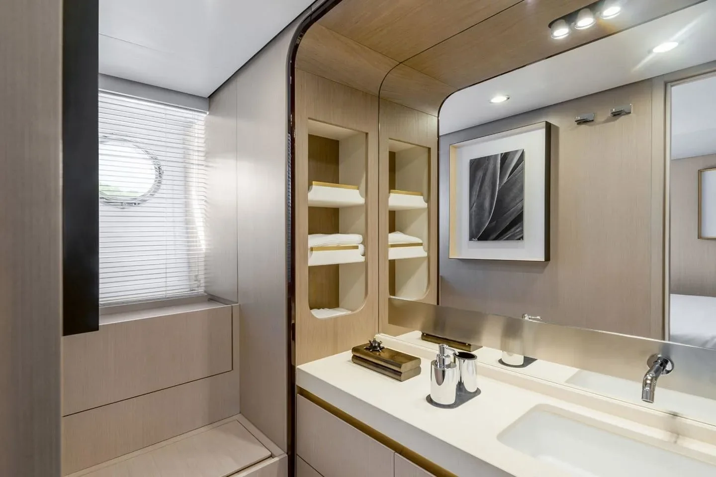 2026 Azimut Fly 60 Image Thumbnail #17