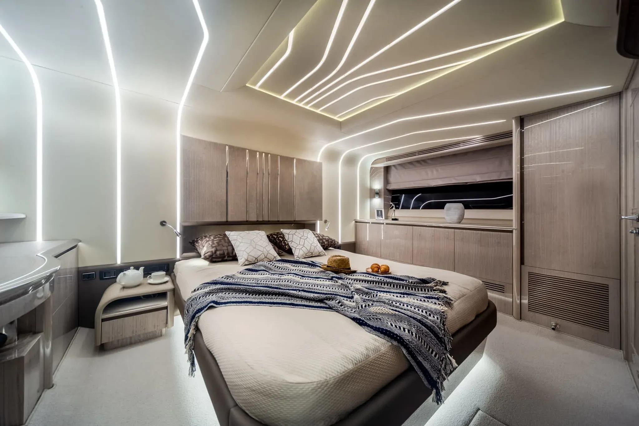 2026 Galeon 700 SKY Image Thumbnail #56