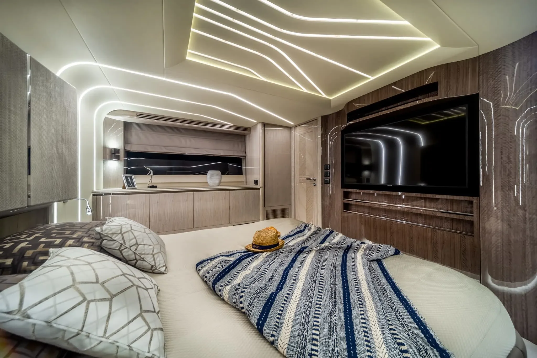 2026 Galeon 700 SKY Image Thumbnail #57