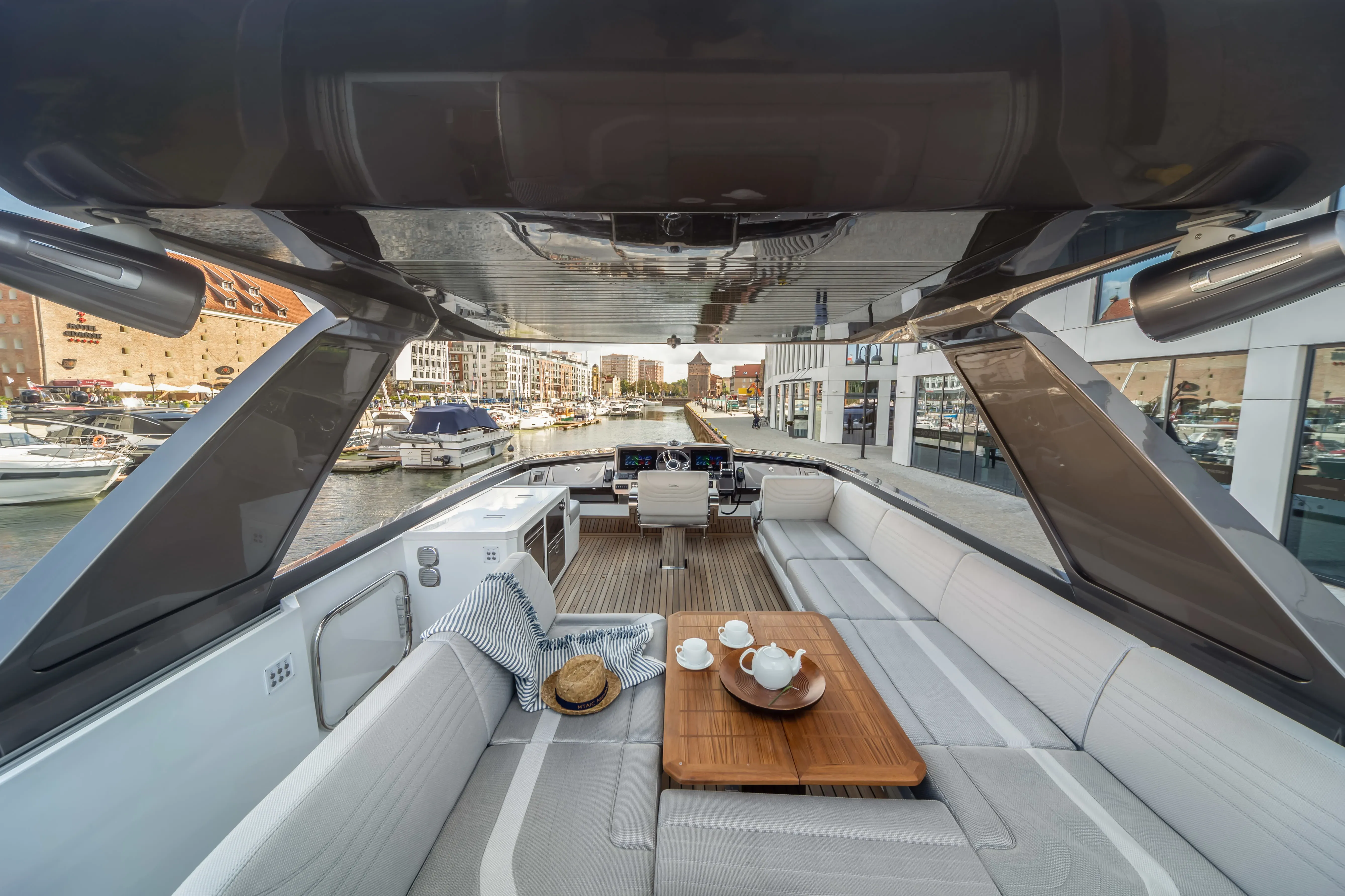 2026 Galeon
                                                             700 SKY Image Thumbnail #98