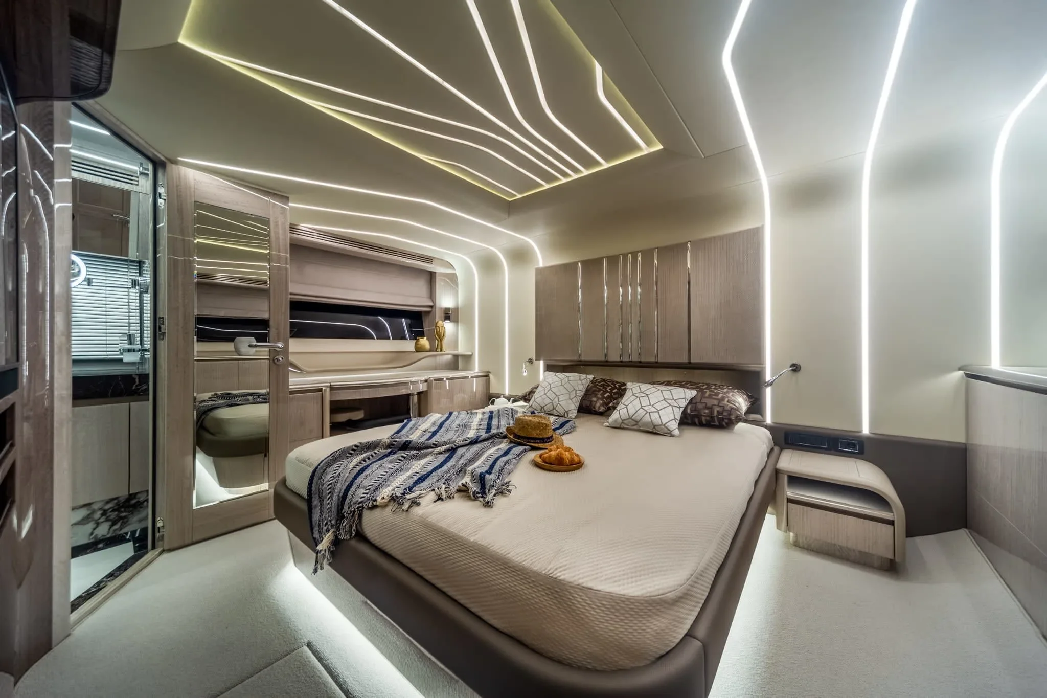 2026 Galeon 700 SKY Image Thumbnail #58