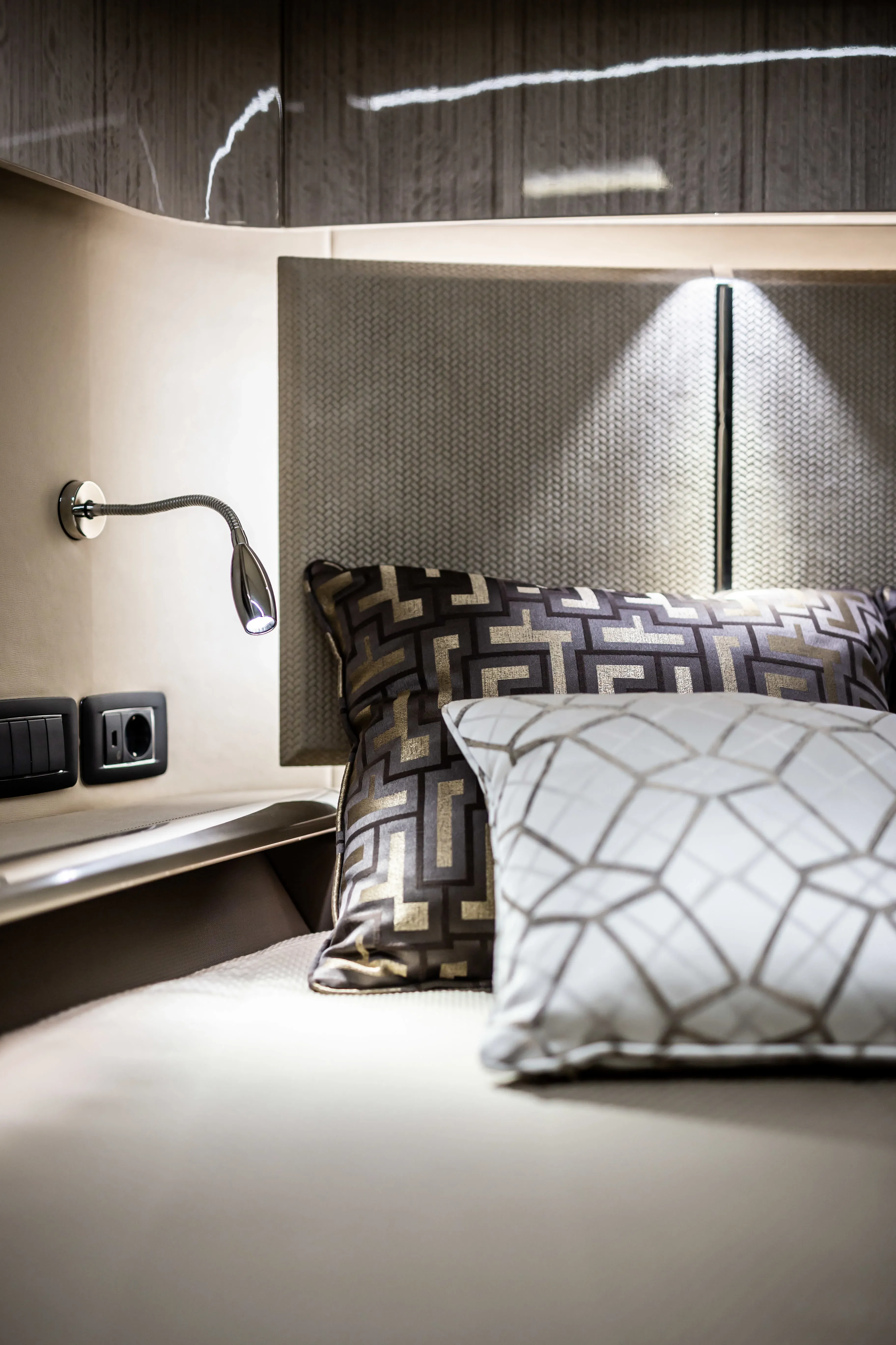 2026 Galeon
                                                             700 SKY Image Thumbnail #18