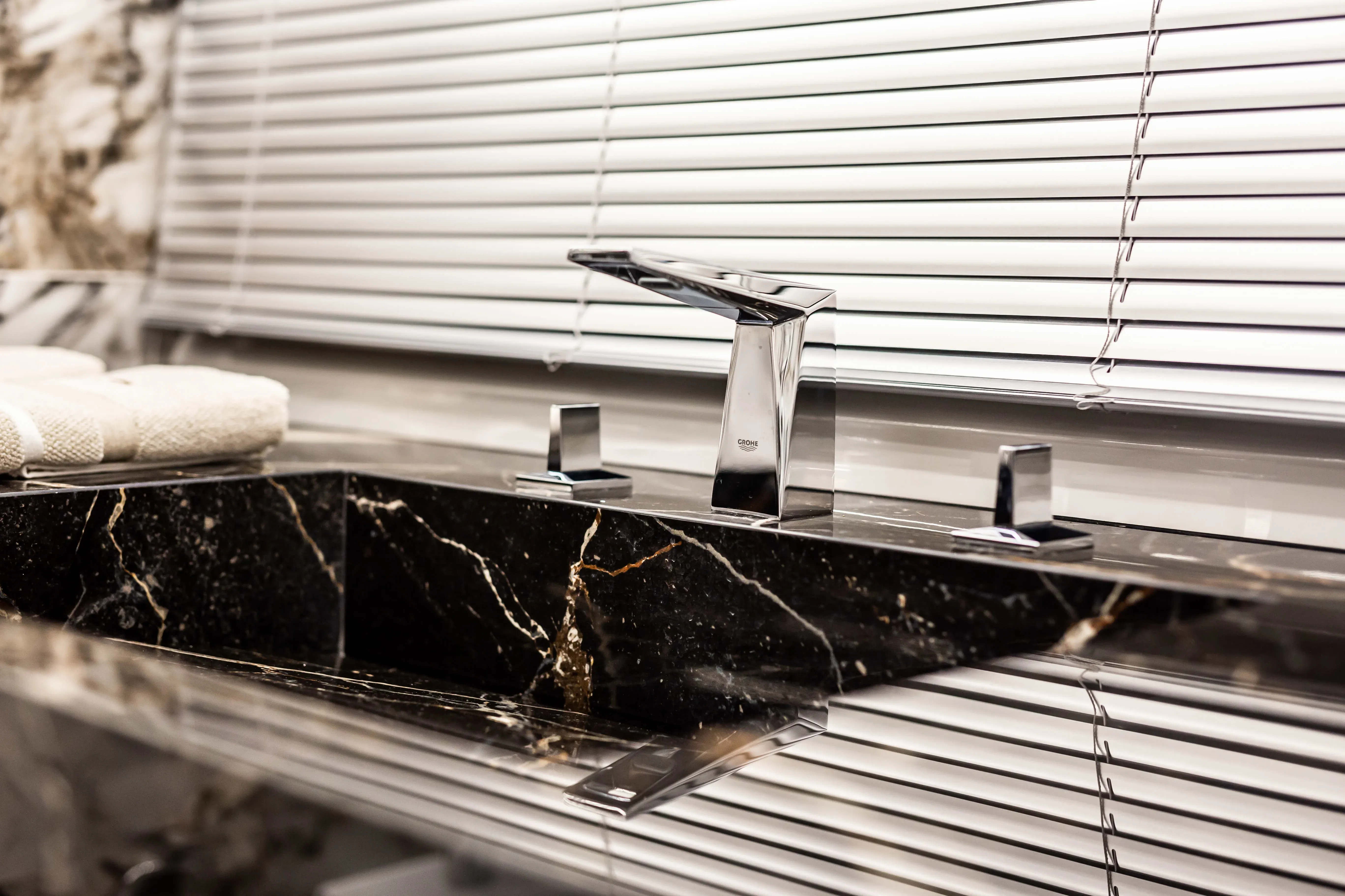 2026 Galeon
                                                             700 SKY Image Thumbnail #9