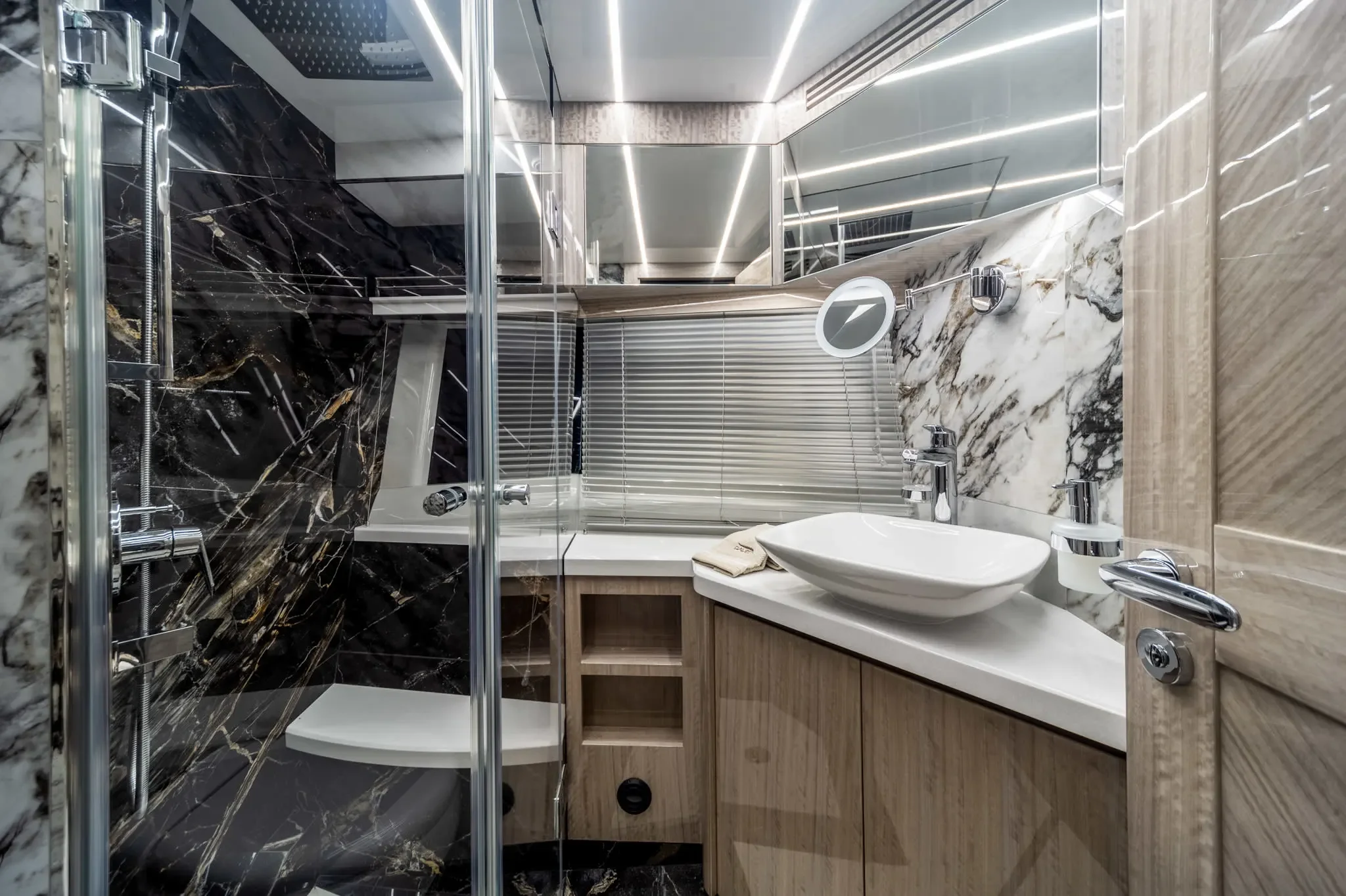 2026 Galeon 700 SKY Image Thumbnail #59