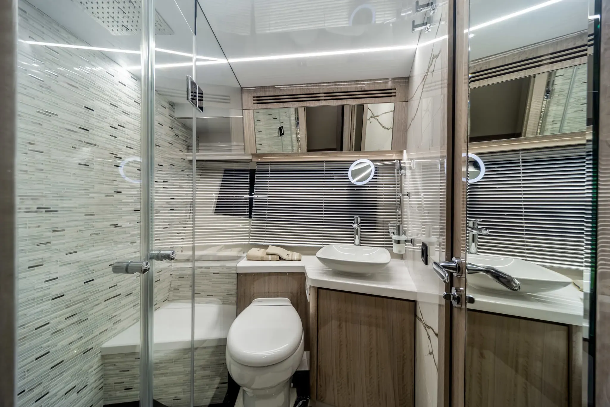 2026 Galeon 700 SKY Image Thumbnail #62