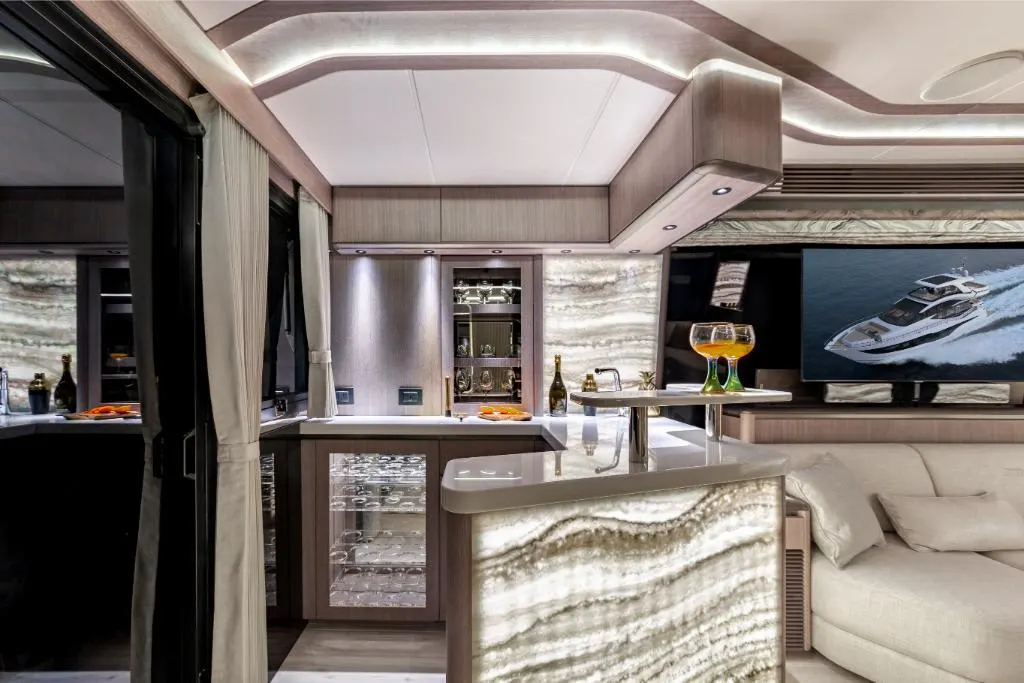 2023 Galeon
                                                             800 Fly Image Thumbnail #13